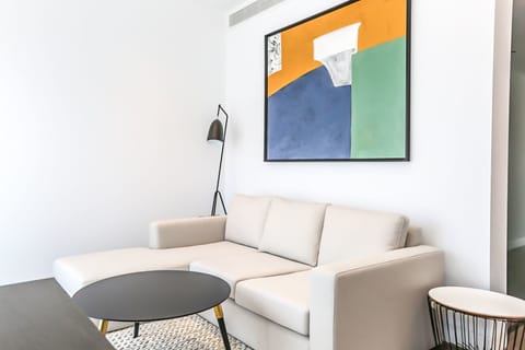 Abstract Artwork Apartment in London Borough of Islington