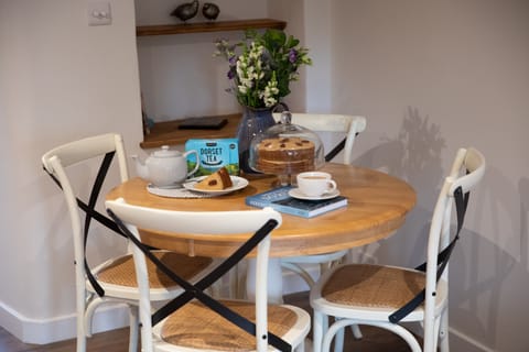 Tea & Cake Apartment in North Dorset District