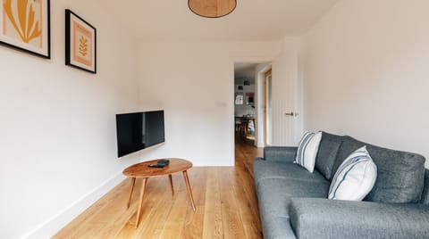 Mandarin Moon Apartment in Bristol