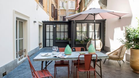 Carrara & Cortile Apartment in Rome