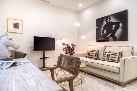 All About Yves  Condominio in Seville