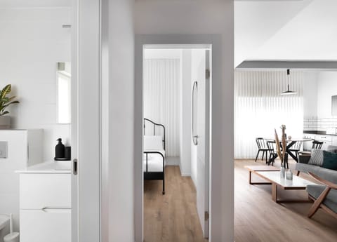 The White Electric Apartment in Tel Aviv-Yafo