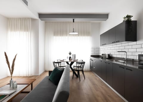 The White Electric Apartment in Tel Aviv-Yafo