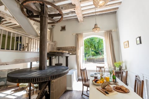 Mill on the Floss Apartment in Cotswold District