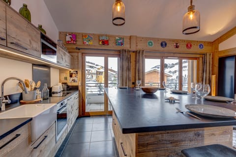 The Village Art Gallery Apartment in Notre-Dame-de-Bellecombe