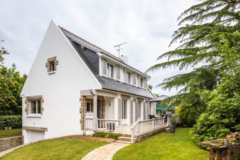 Drifting Towards Tranquility Apartment in Cancale