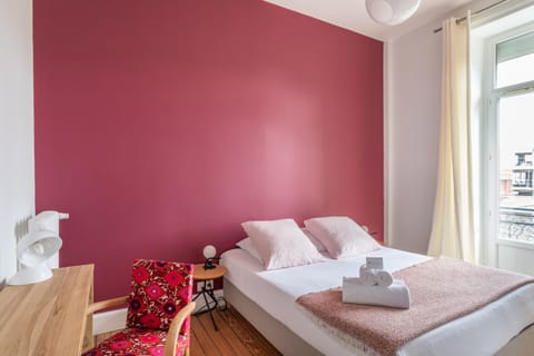 Essence of Rose Apartment in St-Malo