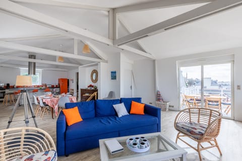 Emerald Coast, Azure Sheets Apartment in Brittany