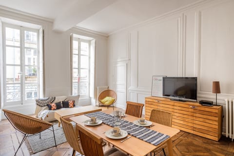 Serendipity of Light Apartment in Rennes