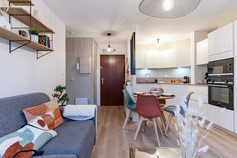 Nouvelle Vague  Apartment in Nantes