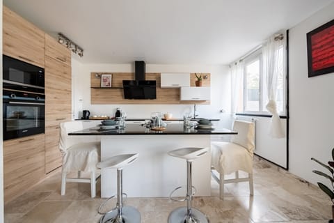 First Impression Apartment in Pontoise