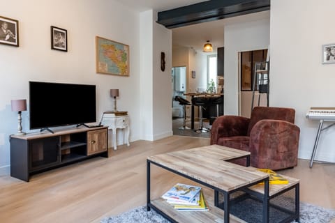 Creative Spark Apartment in Nantes