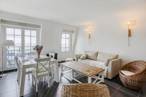 Sea Whispers  Apartment in St-Malo