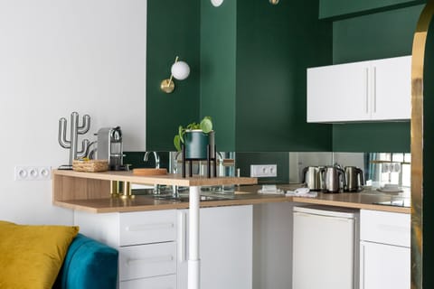 Romancing the Emerald  Apartment in Nantes