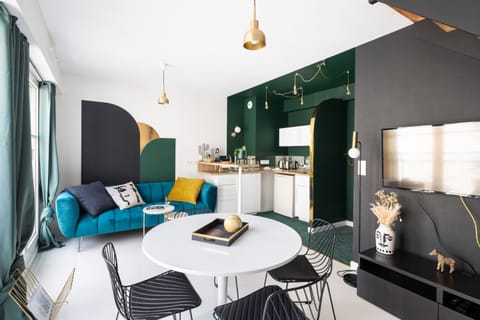 Romancing the Emerald  Apartment in Nantes