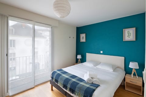 The French Sunflower  Apartment in Nantes