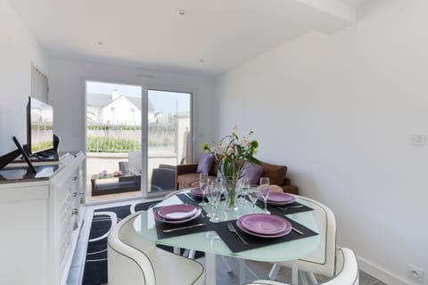 Saint-Lunaire Atelier Apartment in Brittany