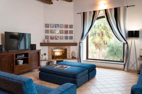 Orange Nasturtium Apartment in Sicily