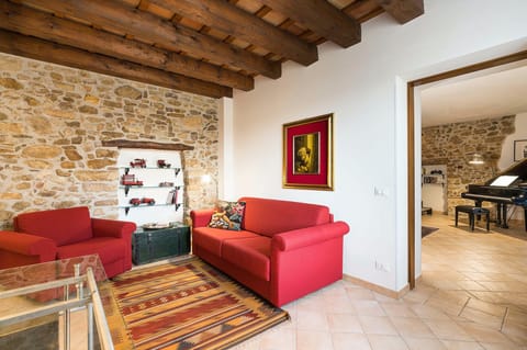 Orange Nasturtium Apartment in Sicily