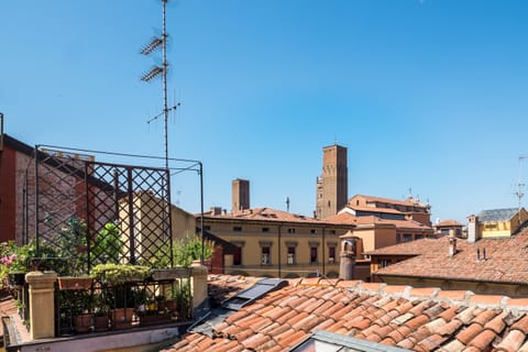 San Martino & the Two Towers Apartment in Bologna