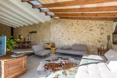 Barefoot on the Stone Apartment in Pla de Mallorca