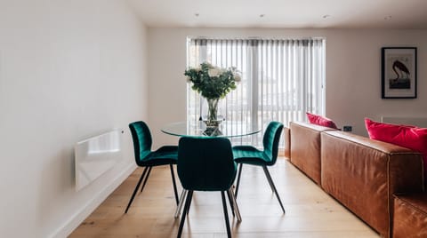A Modern Retelling Appartement in Bath
