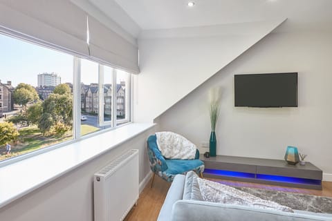 Mazarine Blue Apartment in Harrogate