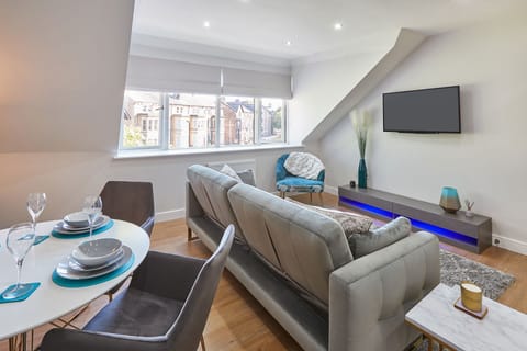 Mazarine Blue Apartment in Harrogate