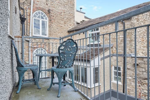 Georgian Grandeur Apartment in England