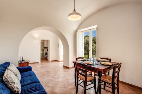 Pink House Hill  Apartment in Massa Lubrense