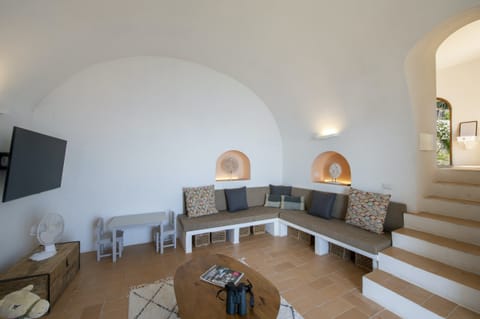 Paradise Pathways Apartment in Praiano