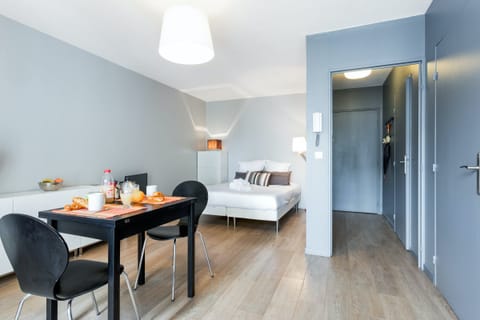 Modern Sculptor Apartment in Montpellier