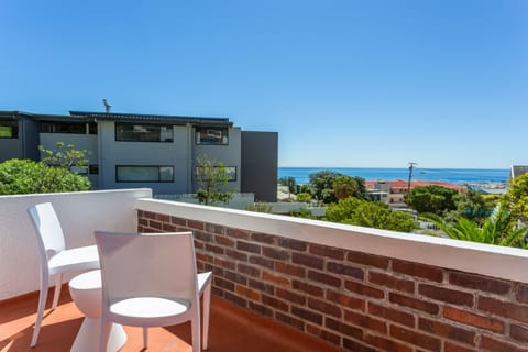 Bay Set Apartment in Camps Bay