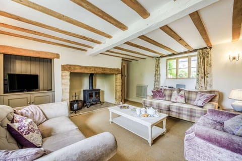 Warm Your Soul Apartment in Cotswold District