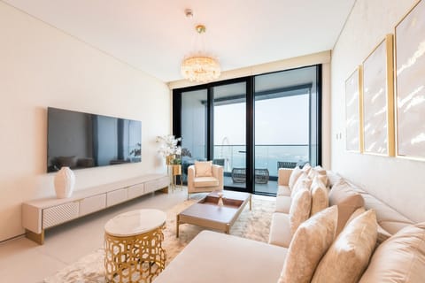 Shimmering Flecks of Gold Apartment in Dubai