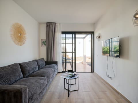 Shining & Shimmering Apartment in Corralejo