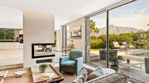 Mountain Gleam Apartment in Marbella