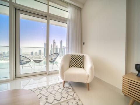 Sunrise Tells the Story Apartment in Dubai