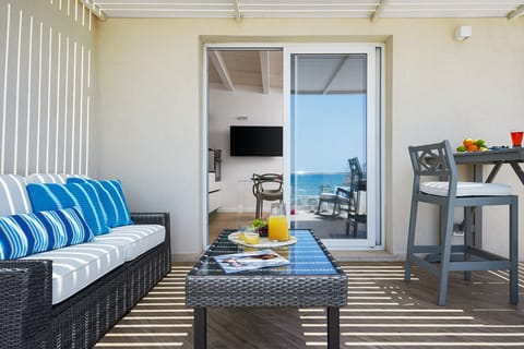 Seashells Sleeping on the Shore Apartment in Santa Maria del Focallo