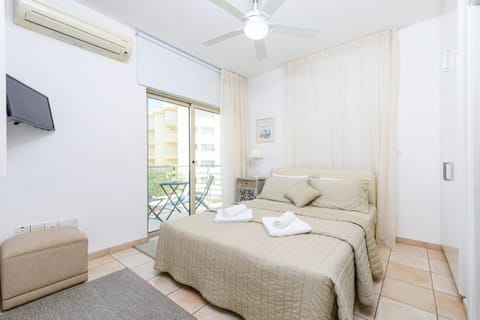 Sunbathe in Style Apartment in Protaras