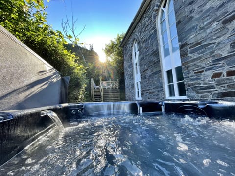 Mountain Chapel Apartment in Wales