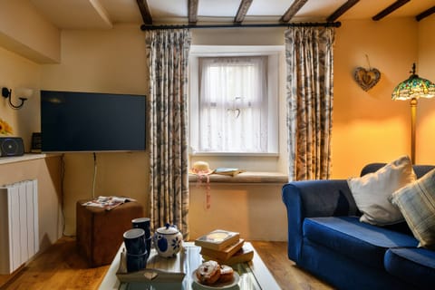 The Blue Door Cottage Apartment in England