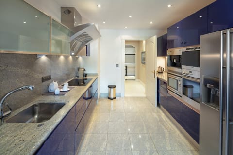 Terracotta Gold Apartment in Marbella