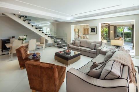 Terracotta Gold Apartment in Marbella