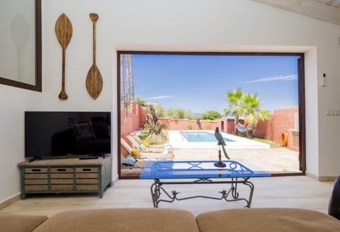 Poolside Peace Apartment in Valle del Guadalhorce