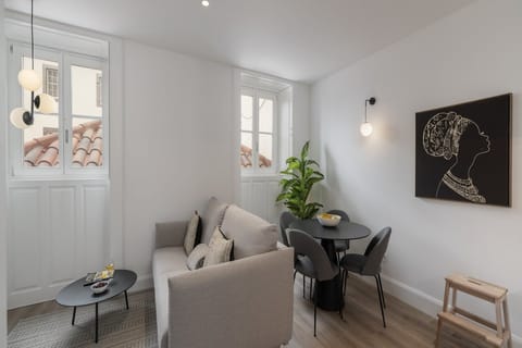 Dappled Silhouette Apartment in Funchal