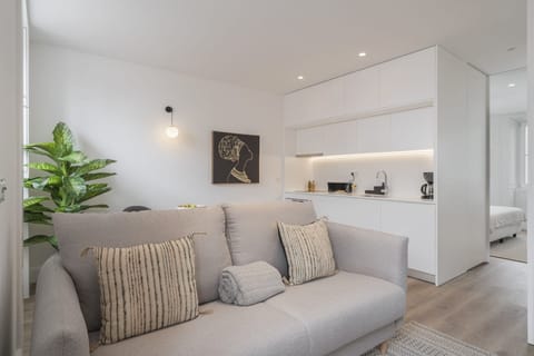 Dappled Silhouette Apartment in Funchal