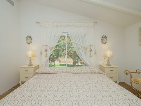 A Spanish Fairytale Apartment in Sierra de las Nieves