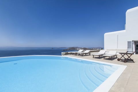 Ivory Maze Apartment in Mykonos, Mikonos 846 00, Greece