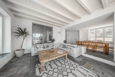 Cycladic Class Apartment in Mykonos, Mikonos 846 00, Greece